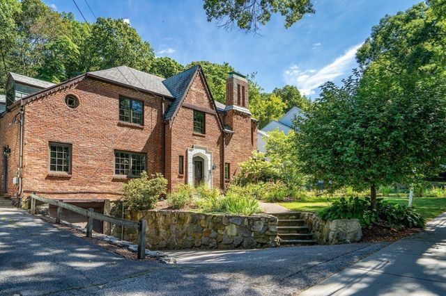 72 Beverly Rd, Brookline, MA 02467