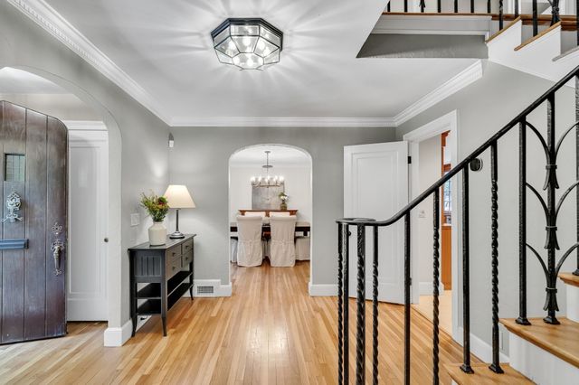 72 Beverly Rd, Brookline, MA 02467