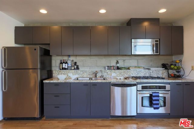 6615 Melrose Avenue 1, Los Angeles, CA 90038