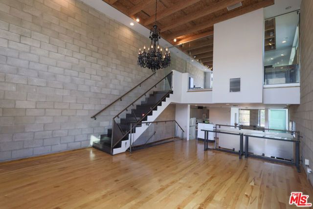 6615 Melrose Avenue 1, Los Angeles, CA 90038