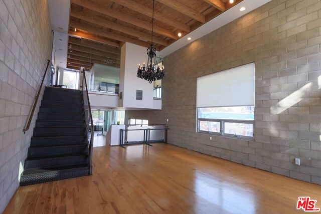 6615 Melrose Avenue 1, Los Angeles, CA 90038