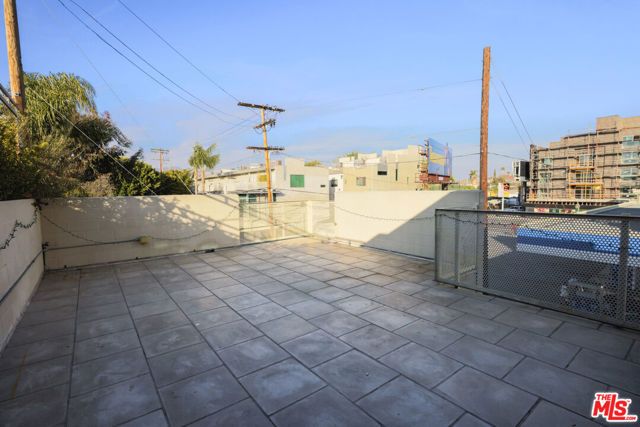 6615 Melrose Avenue 1, Los Angeles, CA 90038