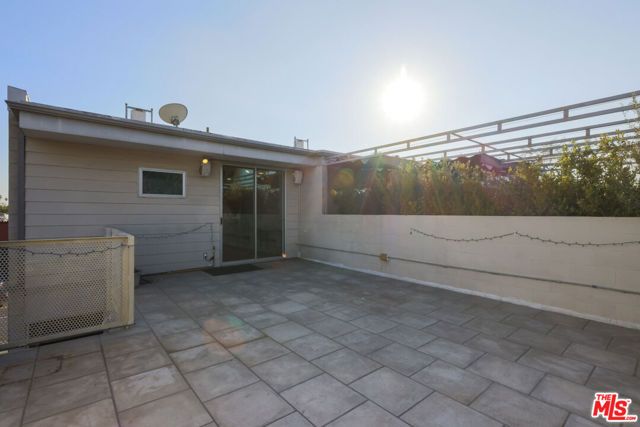 6615 Melrose Avenue 1, Los Angeles, CA 90038