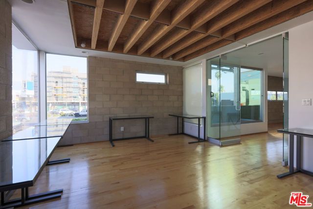 6615 Melrose Avenue 1, Los Angeles, CA 90038