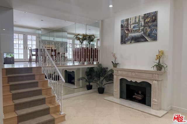 1131 Alta Loma Road 602, West Hollywood, CA 90069