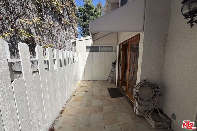 1131 Alta Loma Road 602, West Hollywood, CA 90069