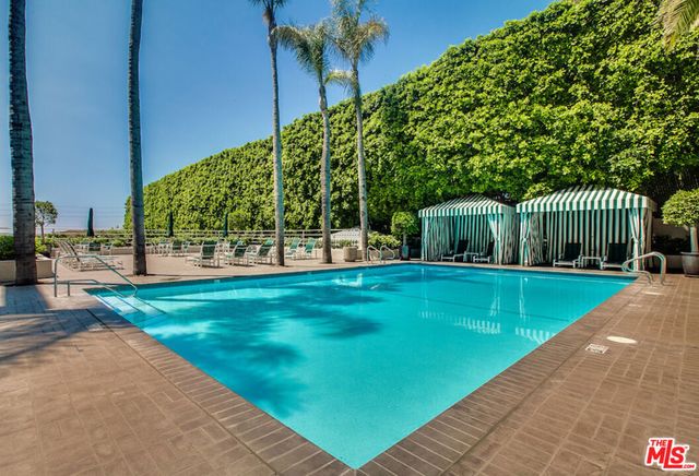 1131 Alta Loma Road 602, West Hollywood, CA 90069