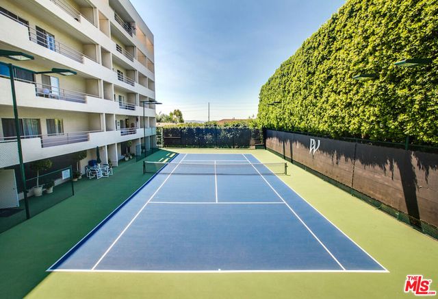 1131 Alta Loma Road 602, West Hollywood, CA 90069