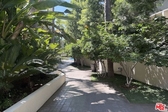 1131 Alta Loma Road 602, West Hollywood, CA 90069