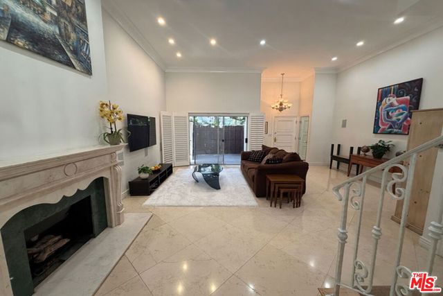 1131 Alta Loma Road 602, West Hollywood, CA 90069