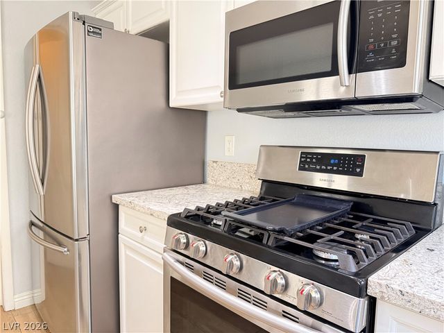 8658 Tomnitz Avenue 102, Las Vegas, NV 89178