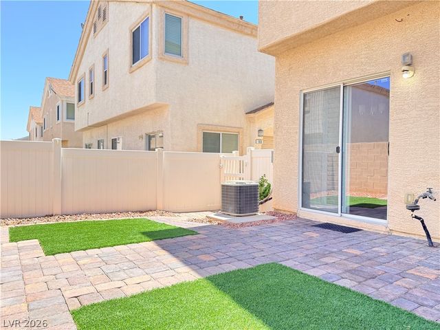 8658 Tomnitz Avenue 102, Las Vegas, NV 89178