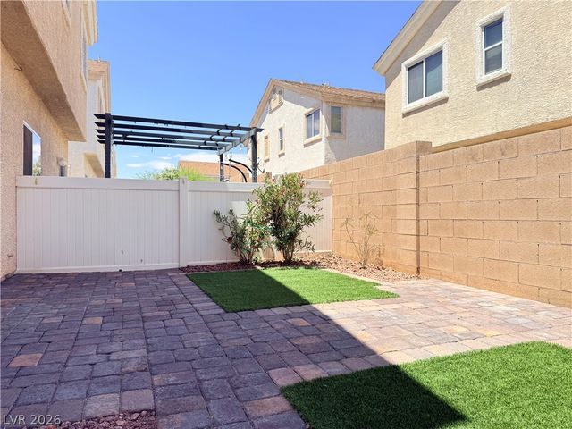 8658 Tomnitz Avenue 102, Las Vegas, NV 89178