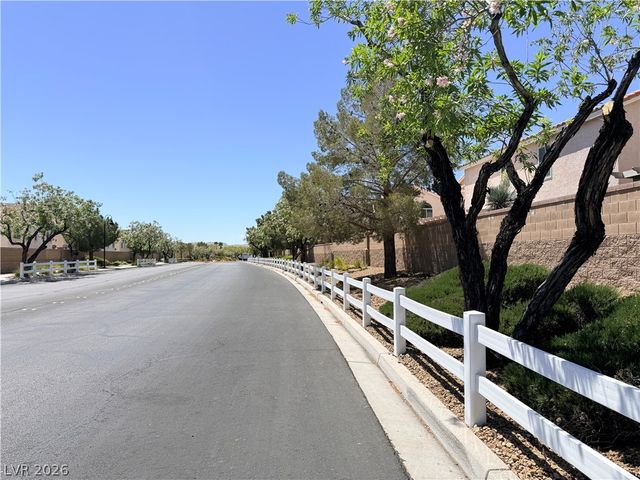 8658 Tomnitz Avenue 102, Las Vegas, NV 89178