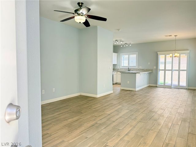 8658 Tomnitz Avenue 102, Las Vegas, NV 89178