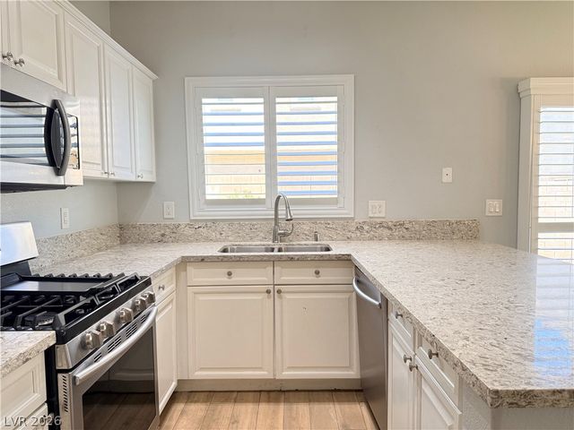8658 Tomnitz Avenue 102, Las Vegas, NV 89178