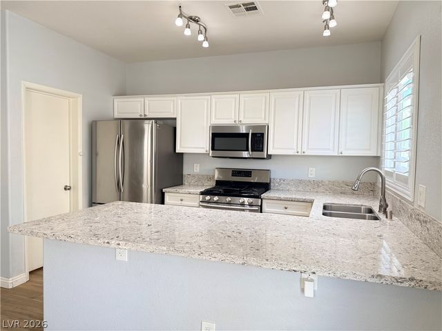 8658 Tomnitz Avenue 102, Las Vegas, NV 89178