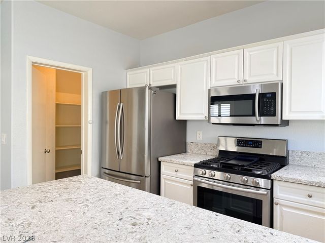 8658 Tomnitz Avenue 102, Las Vegas, NV 89178