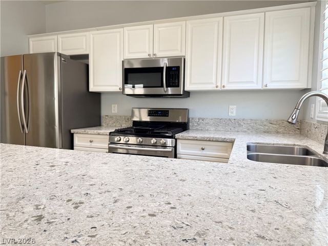 8658 Tomnitz Avenue 102, Las Vegas, NV 89178
