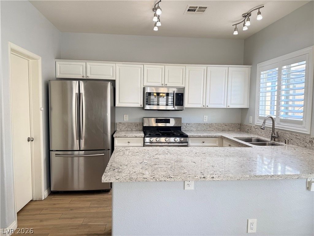 8658 Tomnitz Avenue 102, Las Vegas, NV 89178