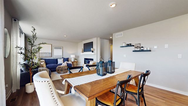 5718 152nd Street, Urbandale, IA 50111