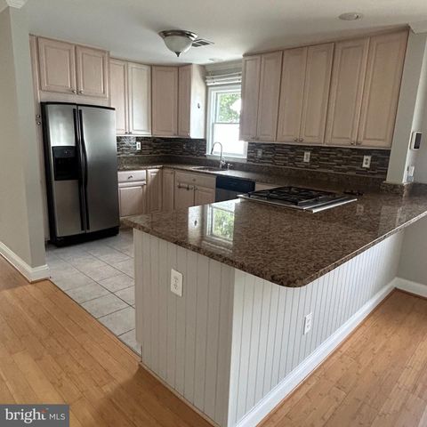 107 BAYSIDE DR, Baltimore, MD 21222