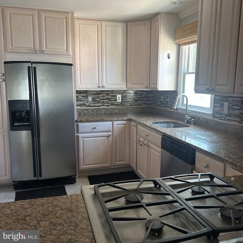 107 BAYSIDE DR, Baltimore, MD 21222