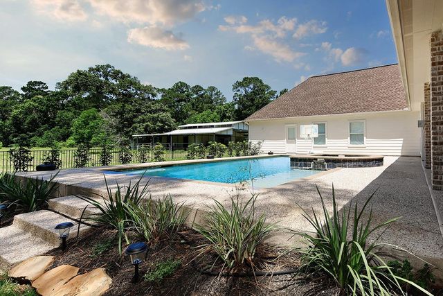 32011 Pattys Landing, Magnolia, TX 77354