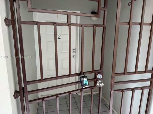 5 Olive Drive 12, Hialeah, FL 33010