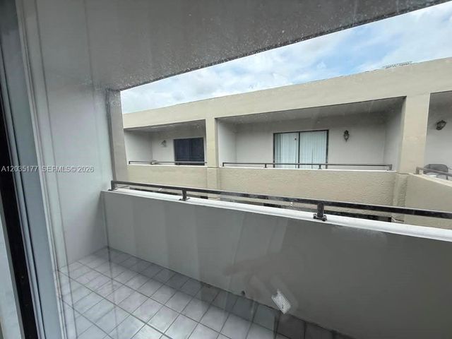 5 Olive Drive 12, Hialeah, FL 33010