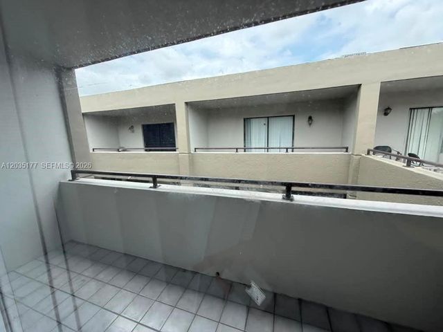 5 Olive Drive 12, Hialeah, FL 33010