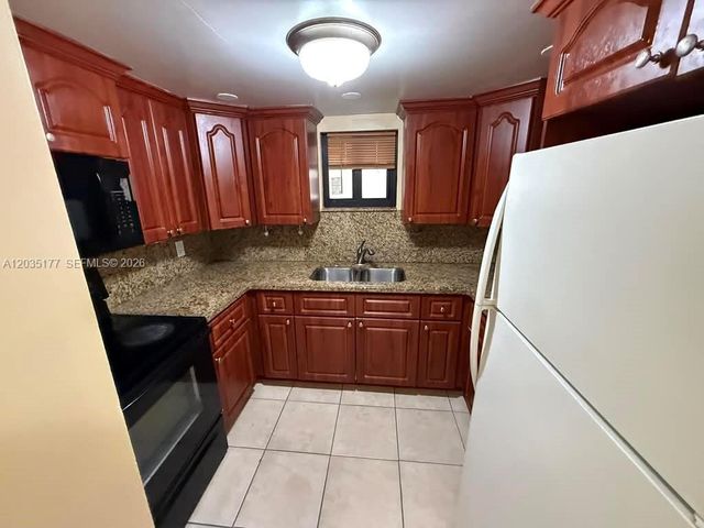 5 Olive Drive 12, Hialeah, FL 33010