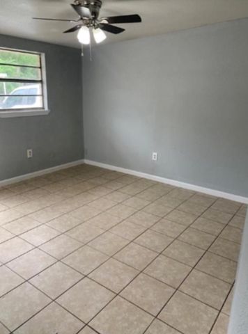 1011 Hackberry ST A, San Marcos, TX 78666