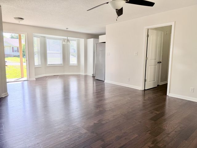 416 Sideline Drive, Oak Grove, KY 42262