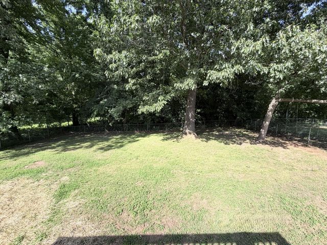 416 Sideline Drive, Oak Grove, KY 42262