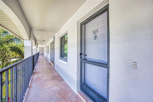 5708 Deauville CIR J305, Naples, FL 34112