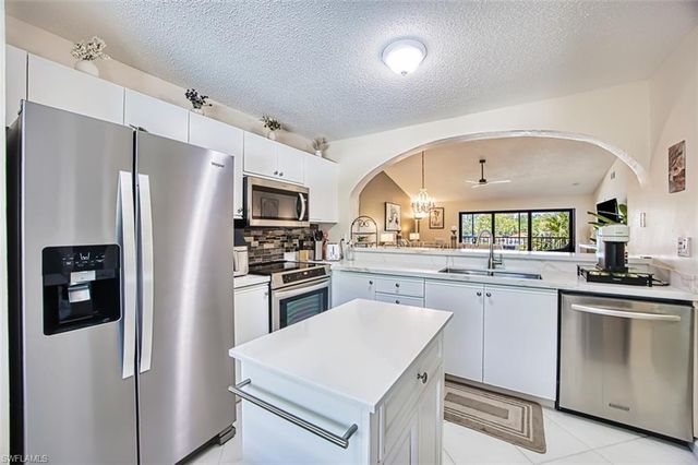 5708 Deauville CIR J305, Naples, FL 34112