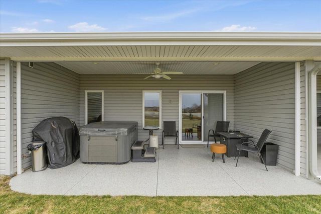 5248 CARRIAGE Road, Council Bluffs, IA 51501