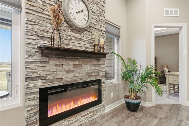 5248 CARRIAGE Road, Council Bluffs, IA 51501