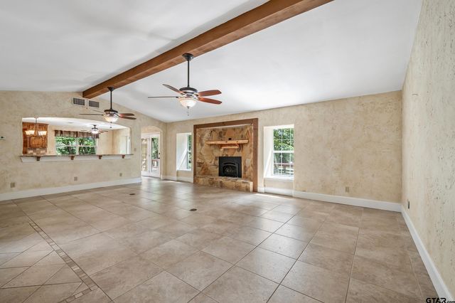960 Greenbriar Trail, Holly Lake Ranch, TX 75765