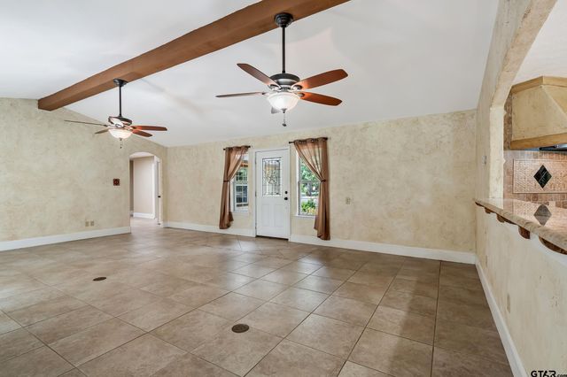 960 Greenbriar Trail, Holly Lake Ranch, TX 75765