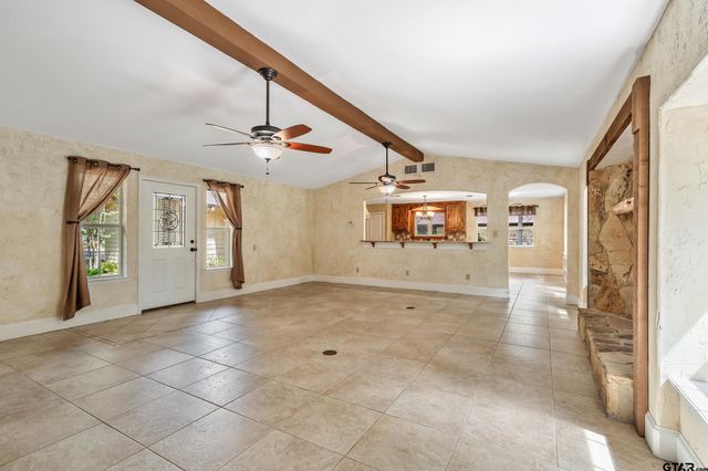 960 Greenbriar Trail, Holly Lake Ranch, TX 75765