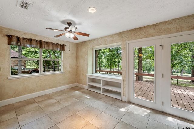 960 Greenbriar Trail, Holly Lake Ranch, TX 75765
