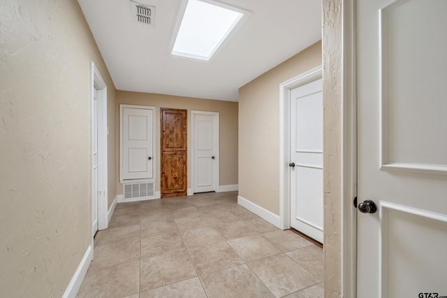 960 Greenbriar Trail, Holly Lake Ranch, TX 75765
