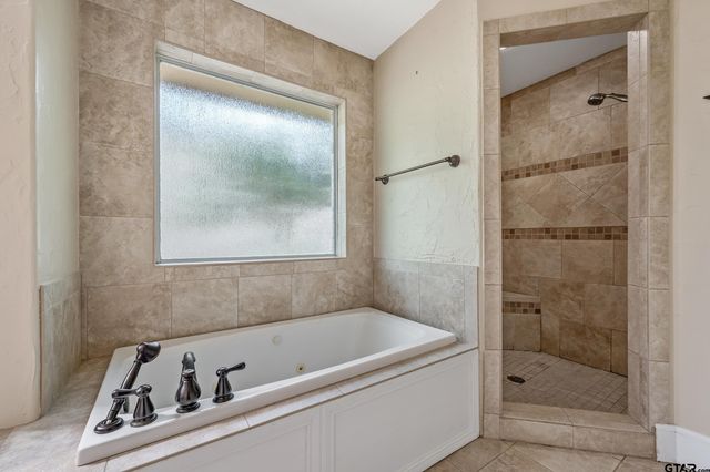 960 Greenbriar Trail, Holly Lake Ranch, TX 75765