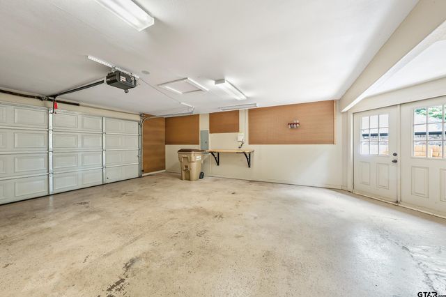 960 Greenbriar Trail, Holly Lake Ranch, TX 75765
