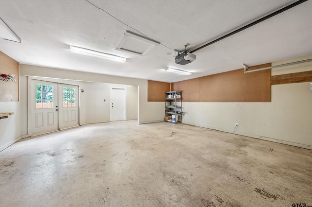 960 Greenbriar Trail, Holly Lake Ranch, TX 75765