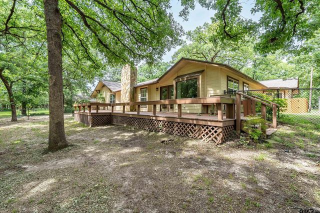 960 Greenbriar Trail, Holly Lake Ranch, TX 75765