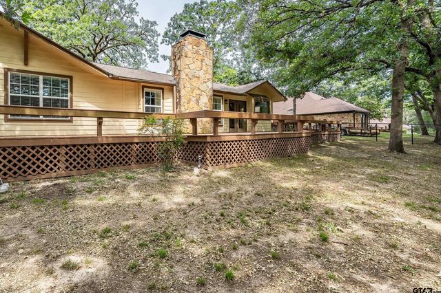 960 Greenbriar Trail, Holly Lake Ranch, TX 75765