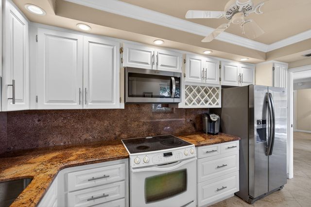 14 SE Turtle Creek Drive Unit B, Jupiter, FL 33469